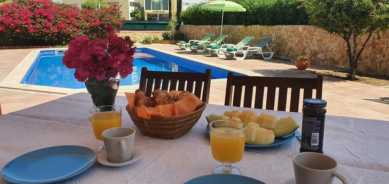 אלבופיירה Villa Mar 0*,